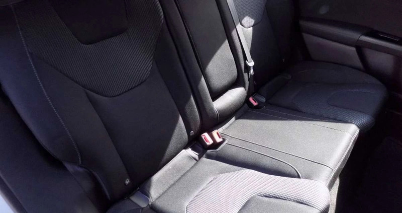 Ford Mondeo cena 104900 przebieg: 48500, rok produkcji 2019 z Szczecin małe 742